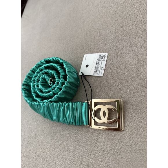 Disney Christmas 2025 Lil Rin Rin Plush Badge Red New